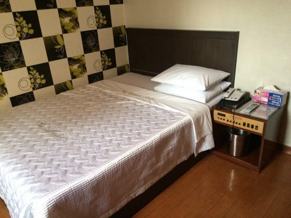 Crown Motel Incheon